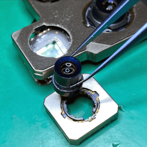 Замена линзы основной камеры (стандарт)