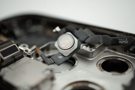 Демонтаж та встановлення шлейфу спалаху iPhone 13 Pro/13 Pro Max